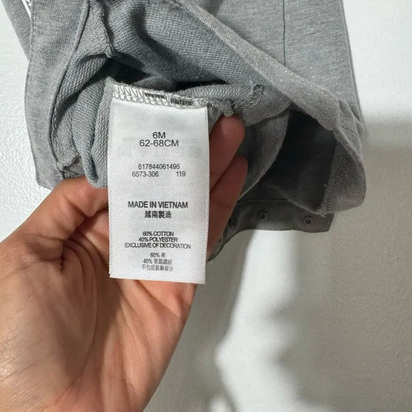 Levi’s baby boy short sleeve hoodie romper navy and gray size 6 Months - Picture 8 of 9